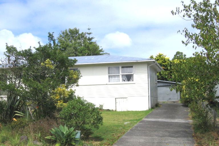 Photo of property in 7 Gilpin Place, Beach Haven, Auckland, 0626