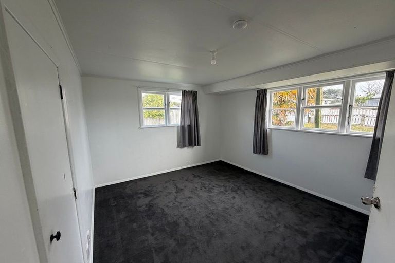 Photo of property in 66 Banks Street, Marfell, New Plymouth, 4310