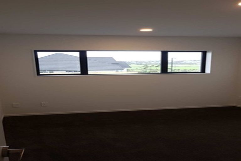 Photo of property in 168 Arran Point Parade, Orewa, 0931