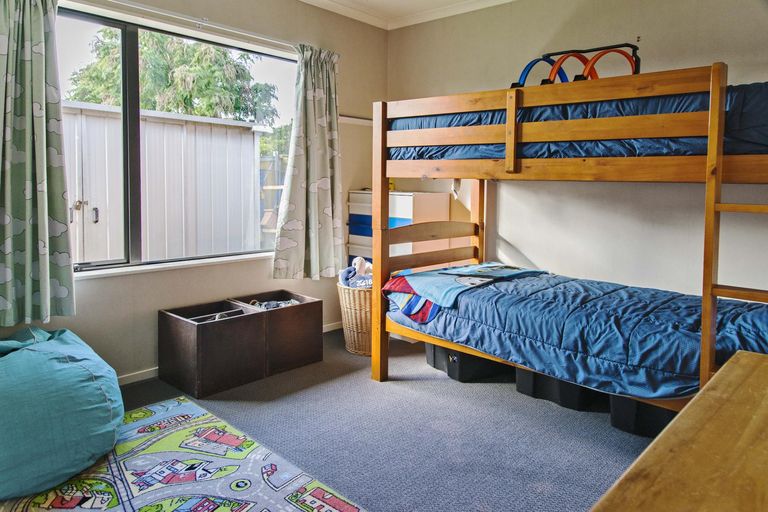 Photo of property in 19 Croftview Road, Wattle Downs, Auckland, 2103