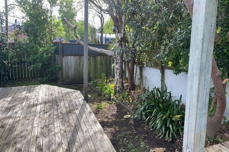 Photo of property in 3 Atarau Grove, Paraparaumu, 5032