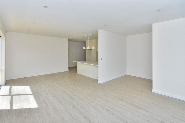 Photo of property in 27 Koroheke Road, Takanini, 2110