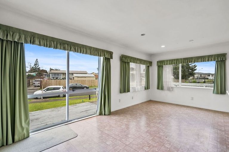 Photo of property in 25 Addington Avenue, Manurewa, Auckland, 2102