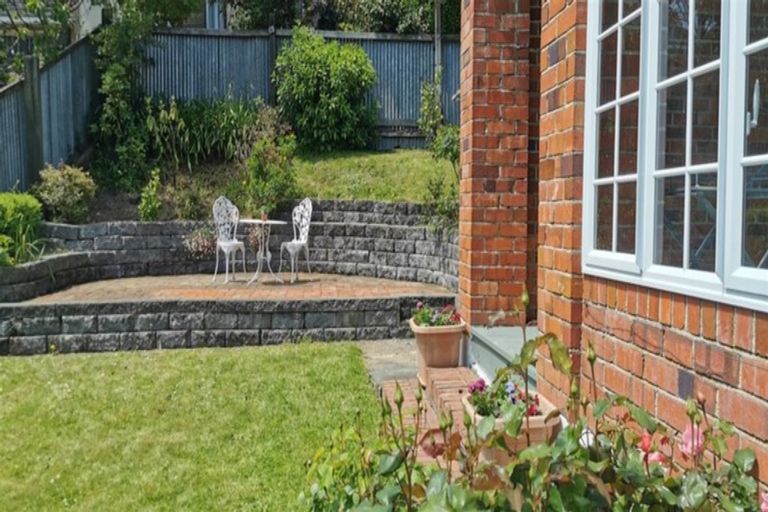 Photo of property in 118 Wellington Street, Picton, 7220