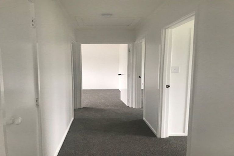 Photo of property in 2/27 Templeton Place, Clendon Park, Auckland, 2103