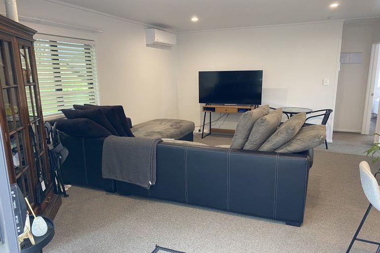 Photo of property in 57 Sunvue Road, Glen Eden, Auckland, 0602