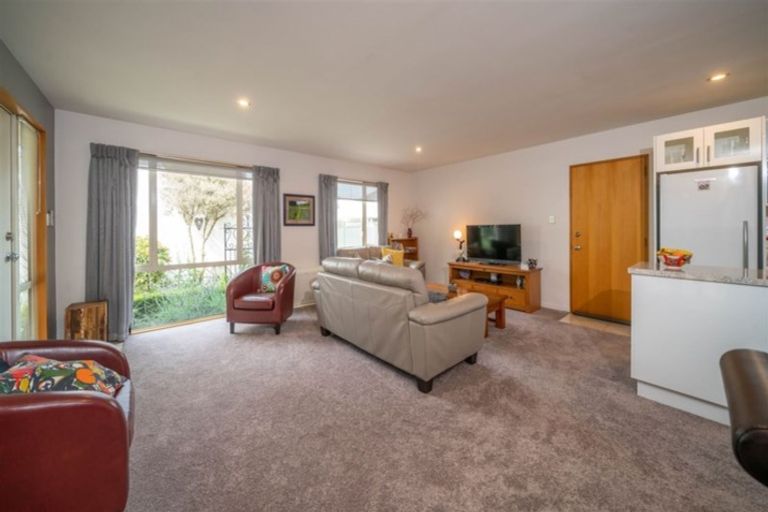 Photo of property in 3/215 Wairakei Road, Bryndwr, Christchurch, 8053