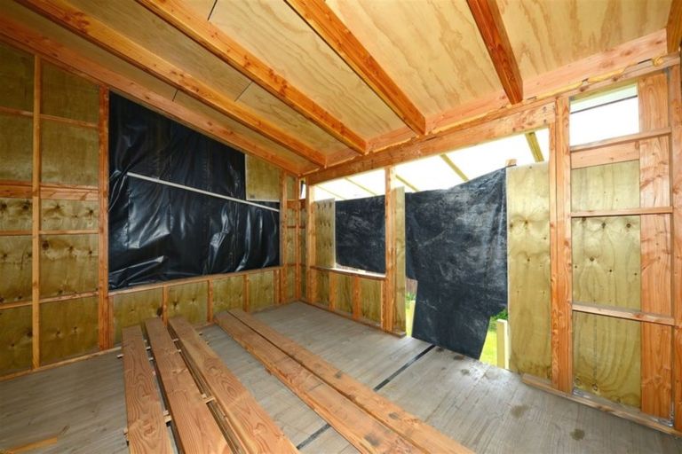 Photo of property in 126 Gayhurst Road, Dallington, Christchurch, 8061