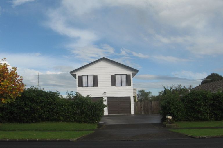 Photo of property in 105a Aviemore Drive, Highland Park, Auckland, 2010