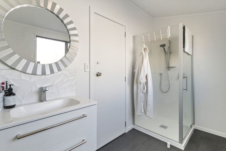 Photo of property in 403 Harbour View Road, Whangamata, 3620