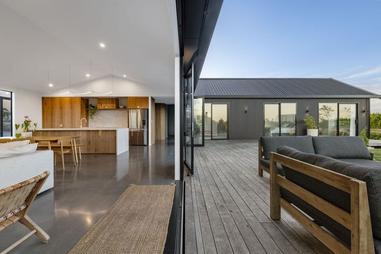 Photo of property in 589 Kent Road, Korito, New Plymouth, 4371