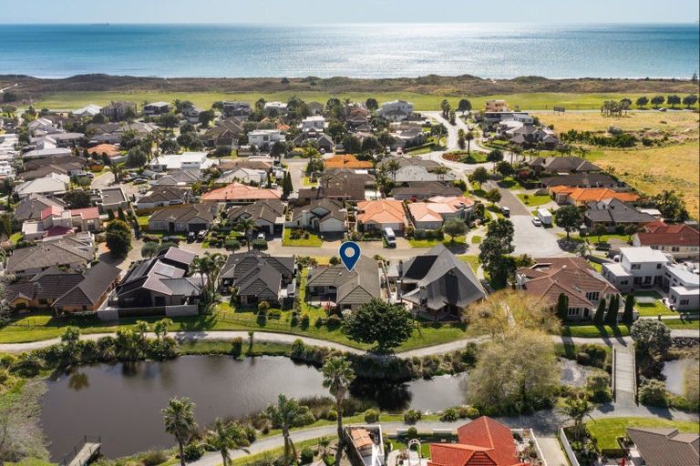 Photo of property in 3 Maldives Way, Papamoa Beach, Papamoa, 3118