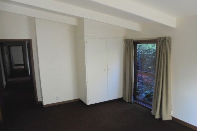 Photo of property in 5a Seapoint Road, Bluff Hill, Napier, 4110