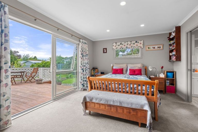 Photo of property in 12 Rexwood Estate, Carterton, 5713