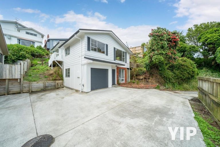 Photo of property in 11 Petherick Crescent, Johnsonville, Wellington, 6037