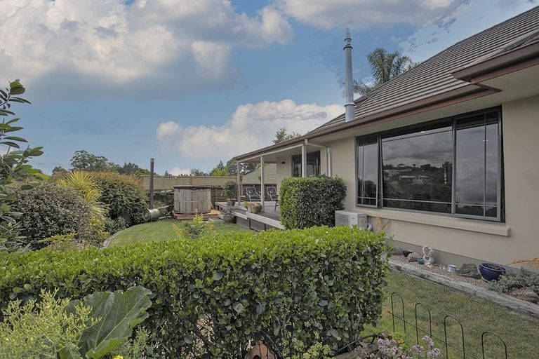 Photo of property in 35 Honeysuckle Lane, Ohauiti, Tauranga, 3112