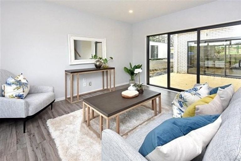 Photo of property in 3d Mcquoids Road, Flat Bush, Auckland, 2019