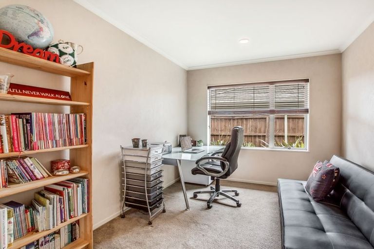 Photo of property in 34 Stranraer Crescent, Wattle Downs, Auckland, 2103