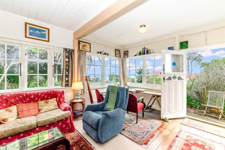 Photo of property in 17 Ocean Road, Paekakariki, 5034