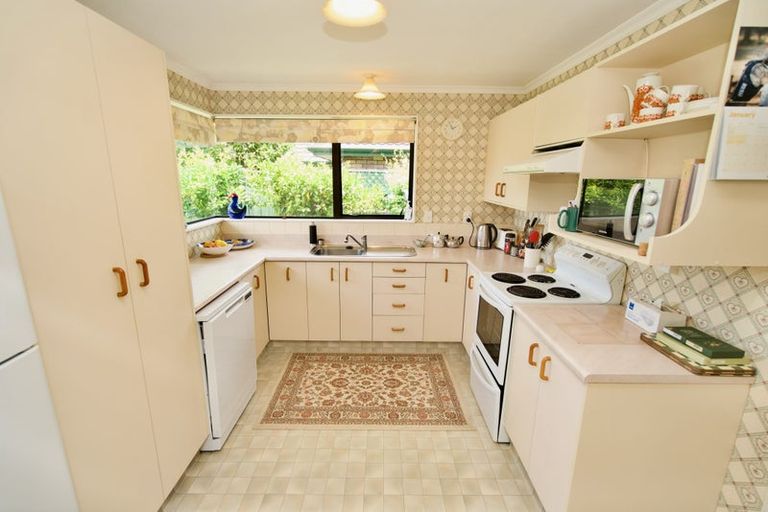 Photo of property in 1b Droylsden Place, Palmerston North, 4410