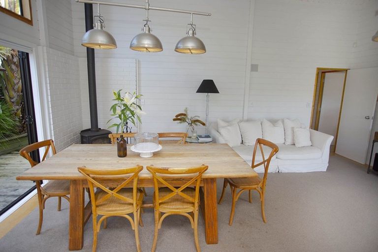 Photo of property in 130 Tirohanga Drive, Whangamata, 3620