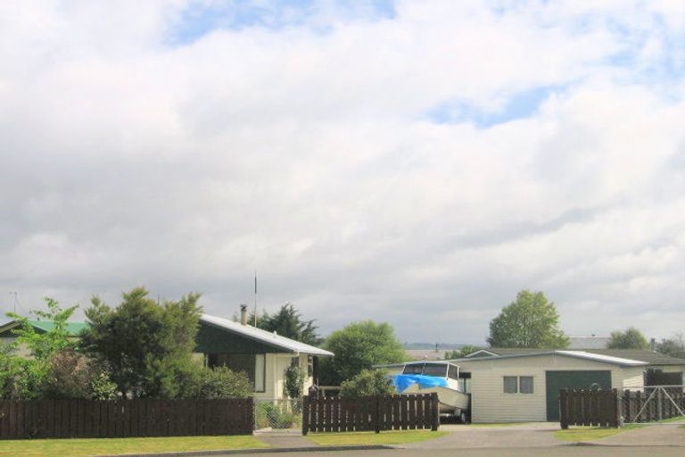 Photo of property in 6 Reid Grove, Richmond Heights, Taupo, 3330