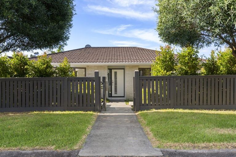 Photo of property in 1/59a Norwood Road, Bayswater, Auckland, 0622