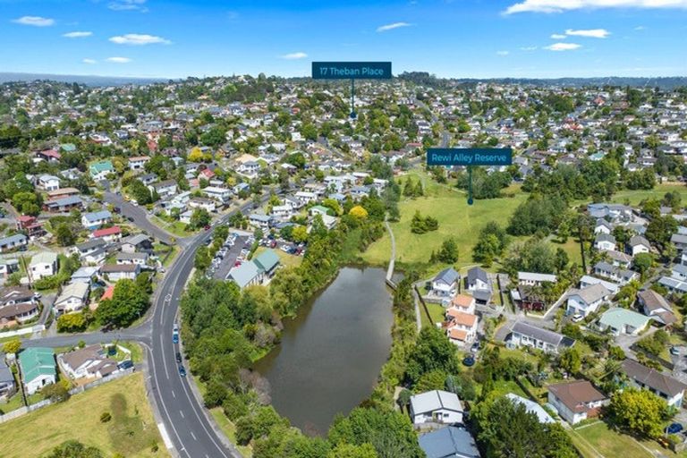 Photo of property in 17 Theban Place, Totara Vale, Auckland, 0629