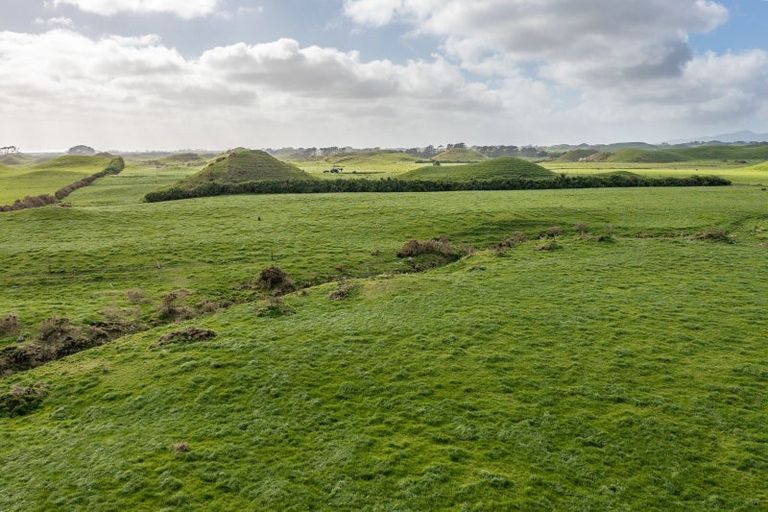 Photo of property in 22 Pungarehu Road, Pungarehu, 4685