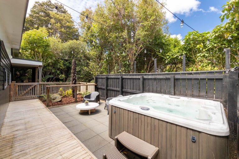 Photo of property in 32 Mount Marua Way, Timberlea, Upper Hutt, 5018