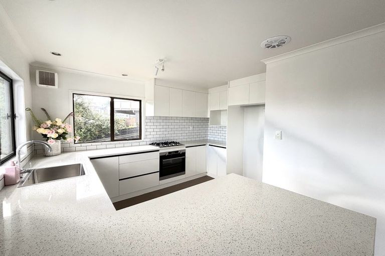 Photo of property in 1/13 Gwenand Place, Botany Downs, Auckland, 2010