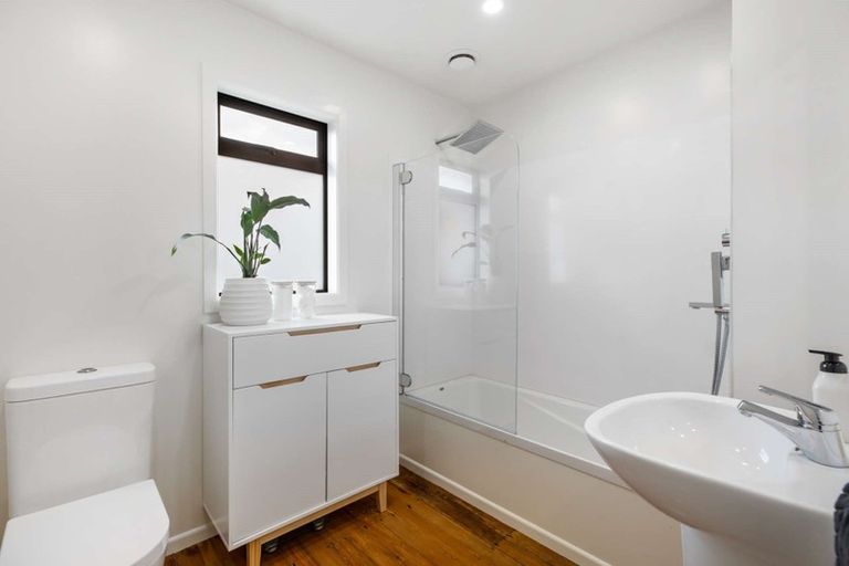 Photo of property in 34 Wyllie Road, Papatoetoe, Auckland, 2025