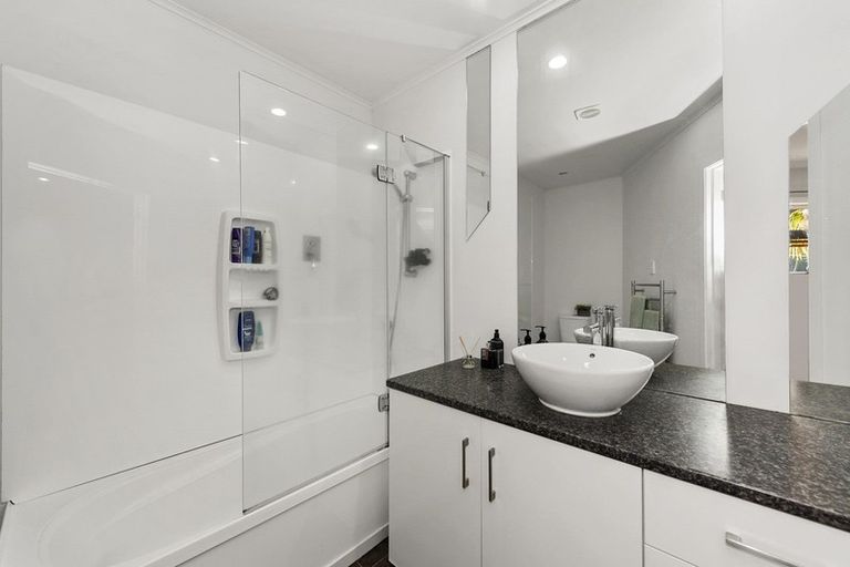 Photo of property in 186 Sandwich Road, St Andrews, Hamilton, 3200