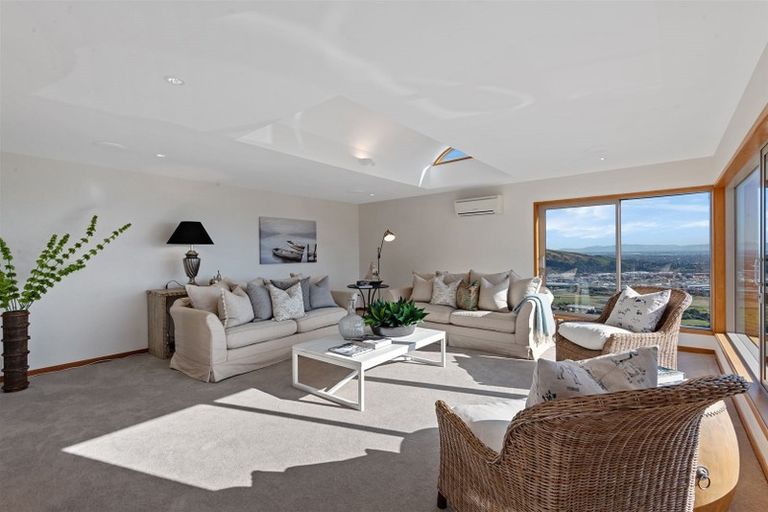 Photo of property in 210 Cannon Hill Crescent, Mount Pleasant, Christchurch, 8081