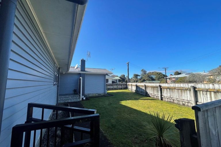 Photo of property in 1 Totara Terrace, Inglewood, 4330