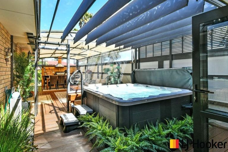 Photo of property in 1 Mull Place, Wattle Downs, Auckland, 2103