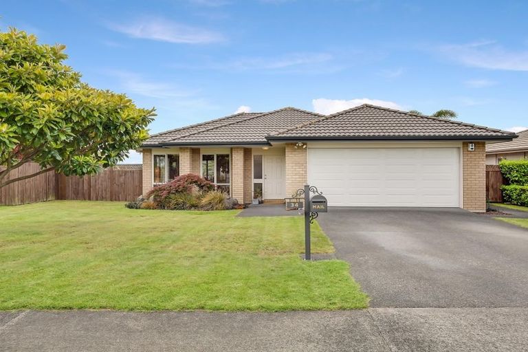 Photo of property in 34 Stranraer Crescent, Wattle Downs, Auckland, 2103
