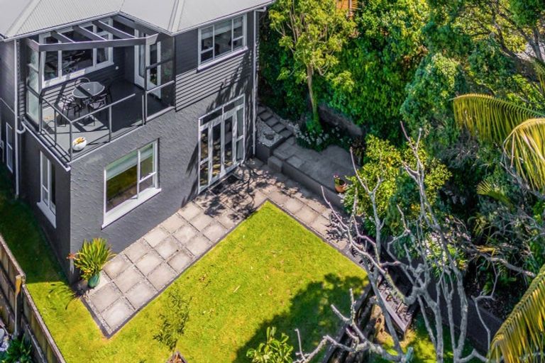 Photo of property in 290 Devon Street West, New Plymouth, 4310