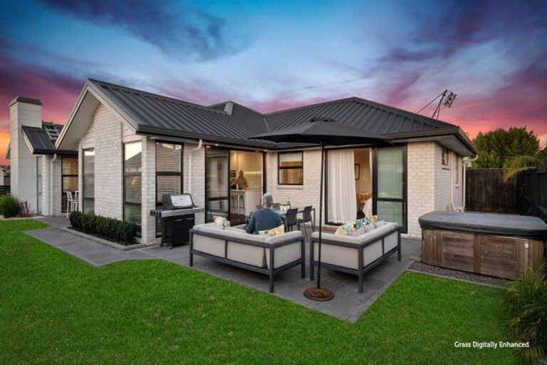 Photo of property in 8 Sarcodia Place, Papamoa Beach, Papamoa, 3118