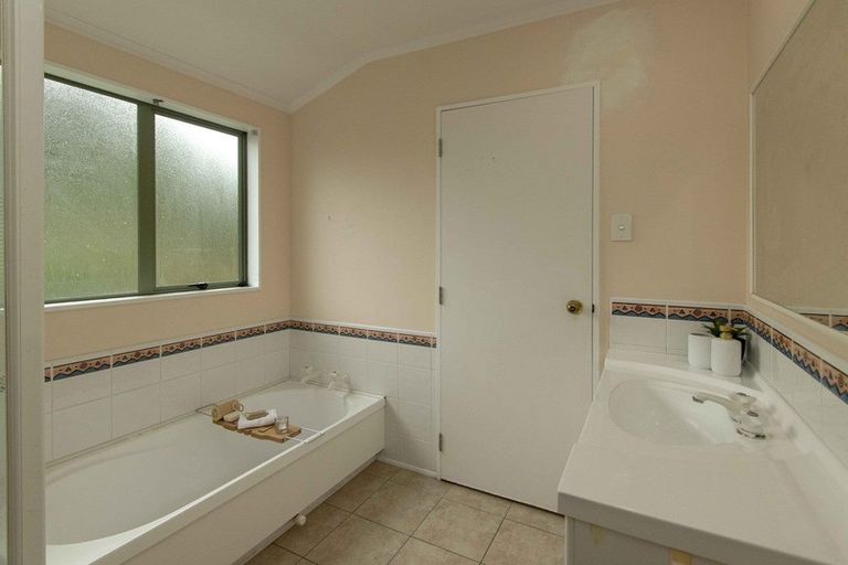 Photo of property in 527 Main North Road, Bay View, Napier, 4104