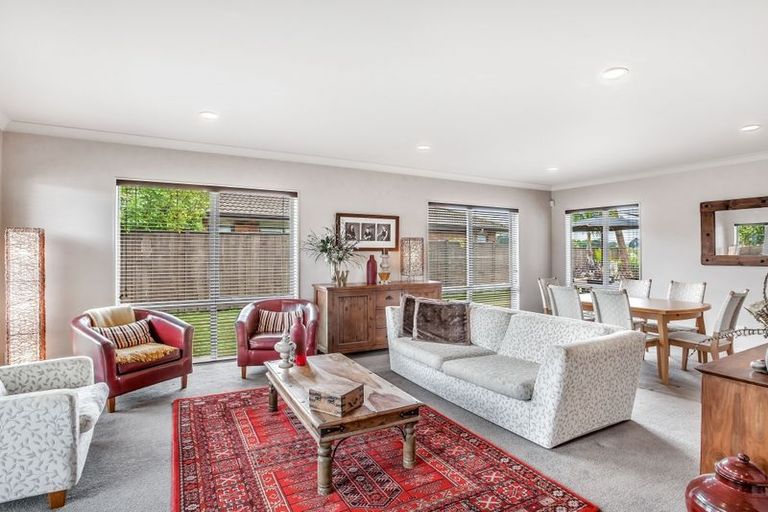 Photo of property in 34 Stranraer Crescent, Wattle Downs, Auckland, 2103