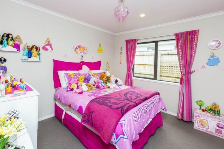 Photo of property in 89 Riverstone Drive, Riverstone Terraces, Upper Hutt, 5018