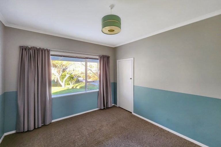 Photo of property in 25 Manuka Street, Stokes Valley, Lower Hutt, 5019