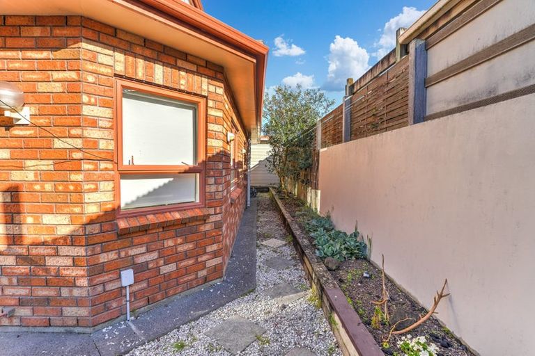 Photo of property in 66d Waimumu Road, Massey, Auckland, 0614