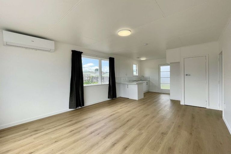 Photo of property in 4 Simons Street, Moturoa, New Plymouth, 4310