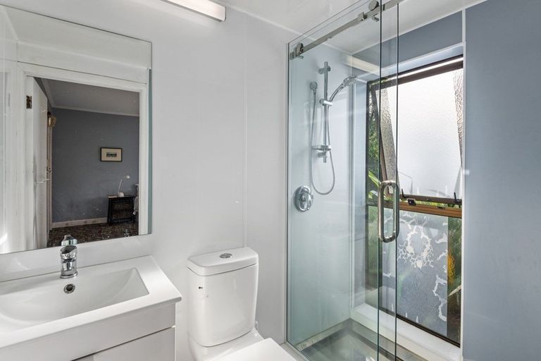 Photo of property in 15 Milnebank Street, Upper Riccarton, Christchurch, 8041