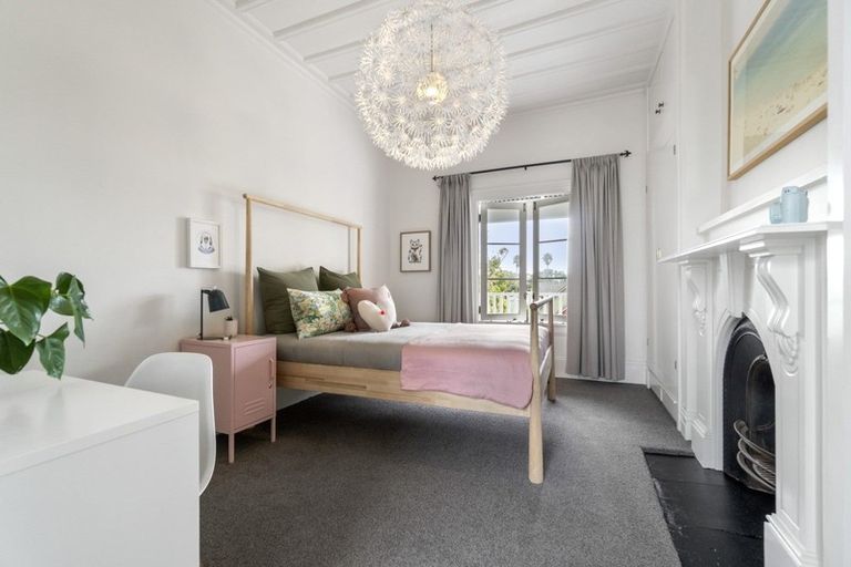 Photo of property in 75 Vauxhall Road, Devonport, Auckland, 0624