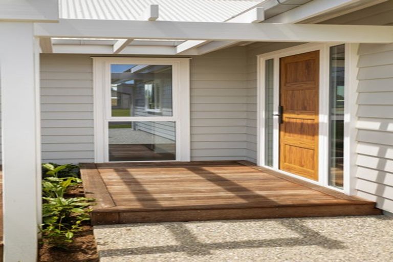 Photo of property in 156 Kupe Drive, Whitianga, 3510