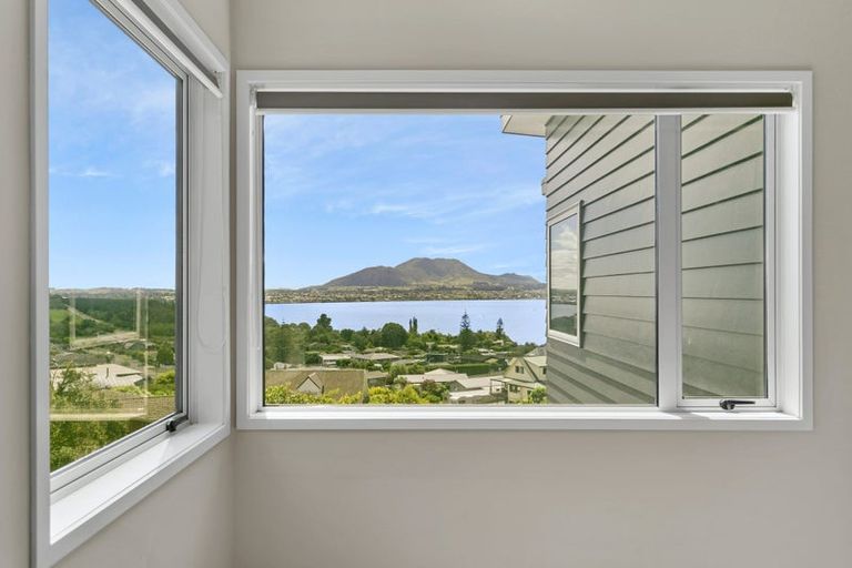 Photo of property in 33 Shera Street, Acacia Bay, Taupo, 3330