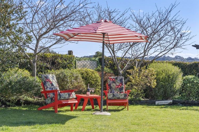 Photo of property in 35 Polo Lane, Whitford, Manurewa, 2576